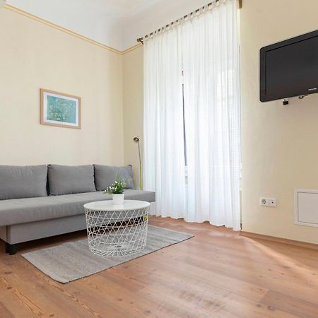 By The Walnut Tree Apartment Ljubljana Exterior photo